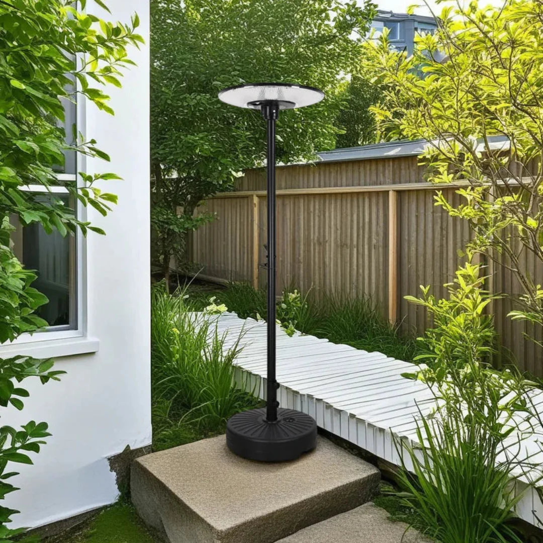 Solar Yard Streetlight