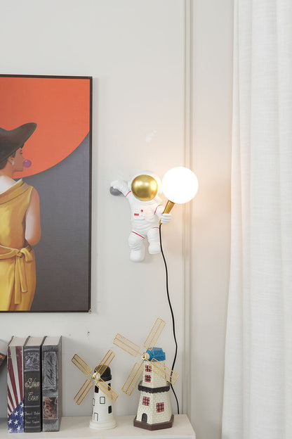 Astronaut Wall Lamp