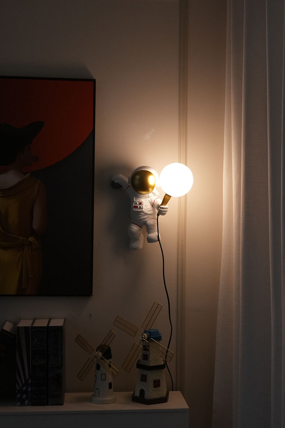 Astronaut Wall Lamp
