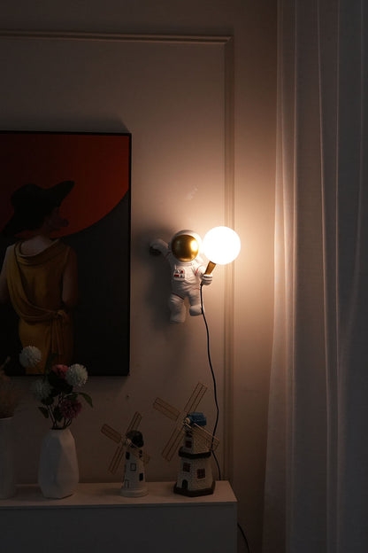 Astronaut Wall Lamp