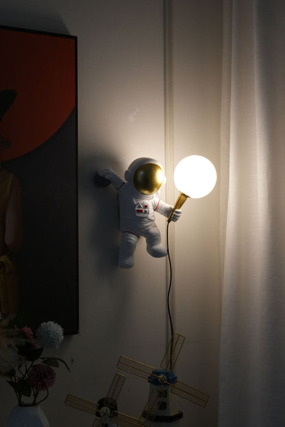 Astronaut Wall Lamp