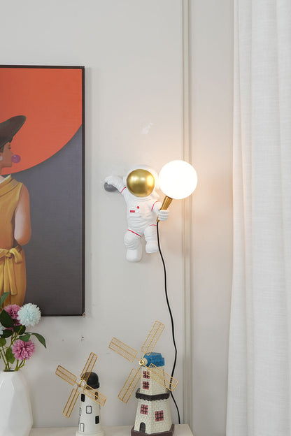 Astronaut Wall Lamp