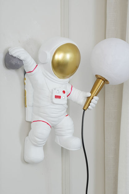 Astronaut Wall Lamp