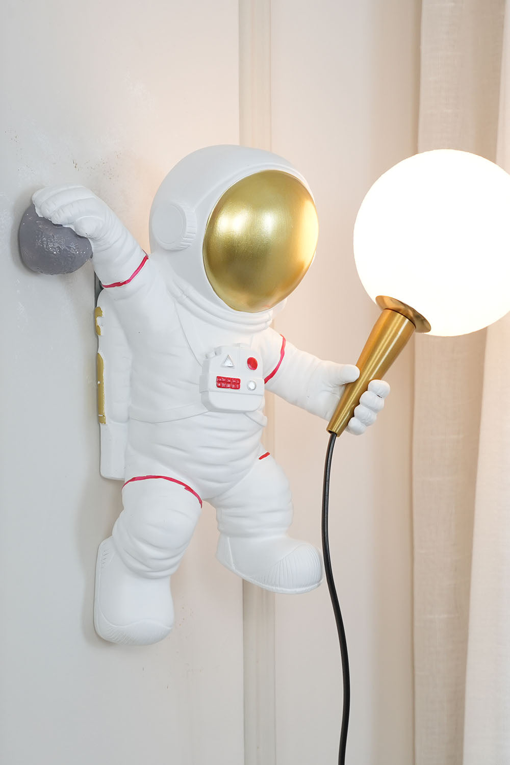 Astronaut Wall Lamp