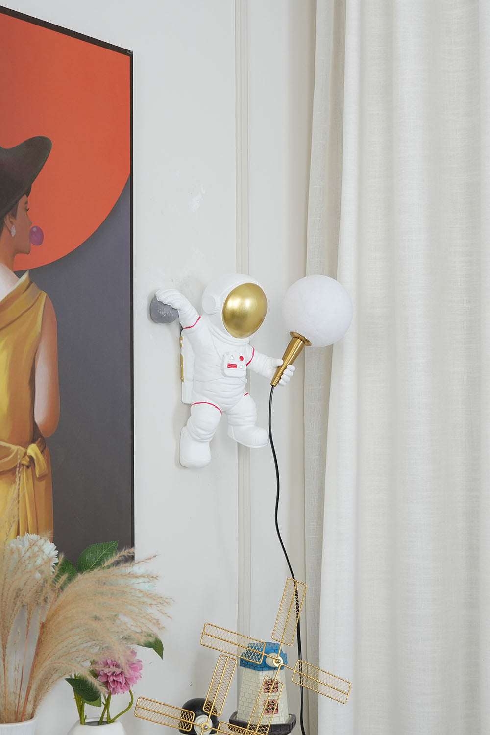 Astronaut Wall Lamp