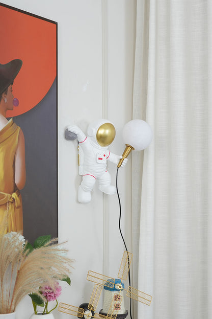 Astronaut Wall Lamp