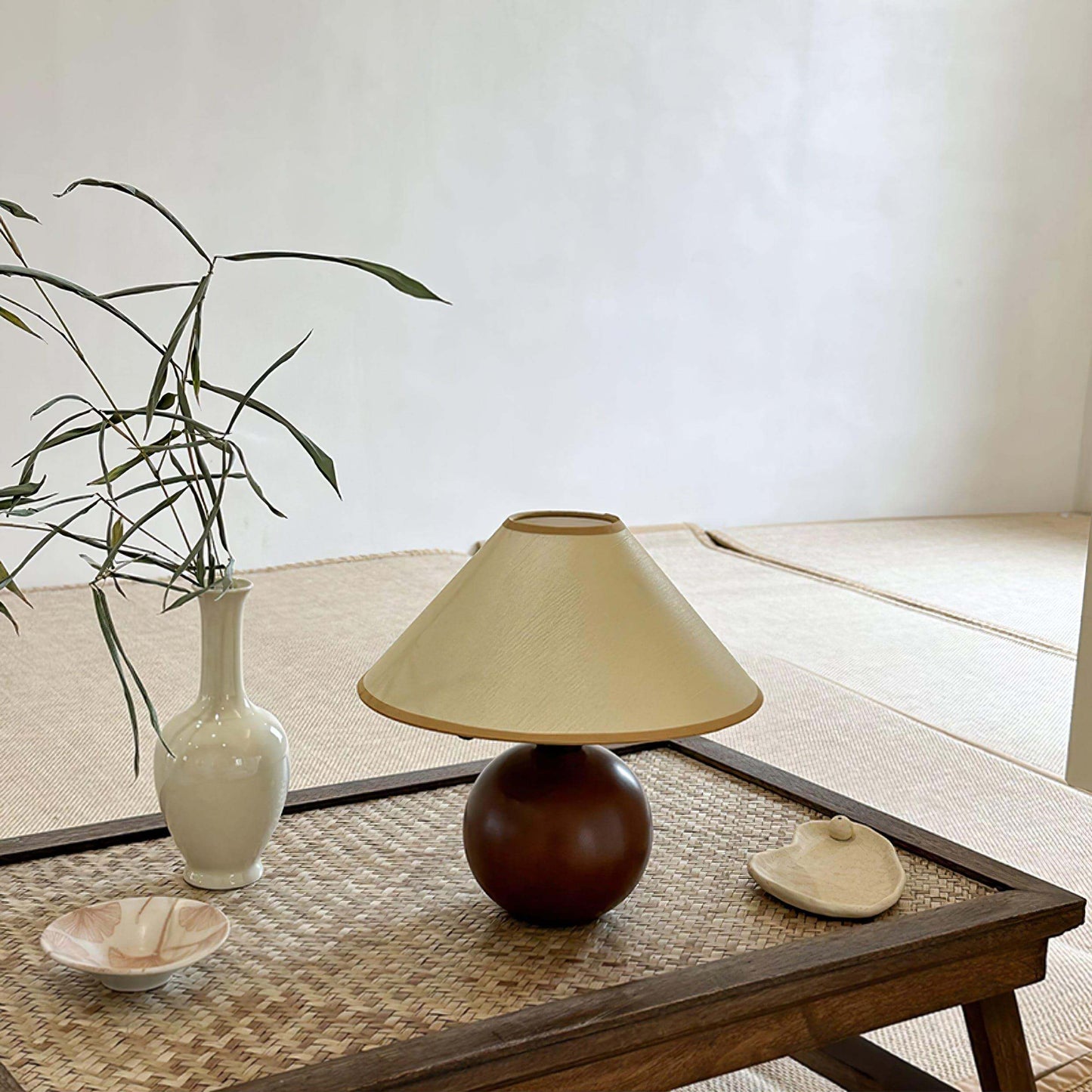 New Chinese Style Spherical Solid Wood Table Lamp