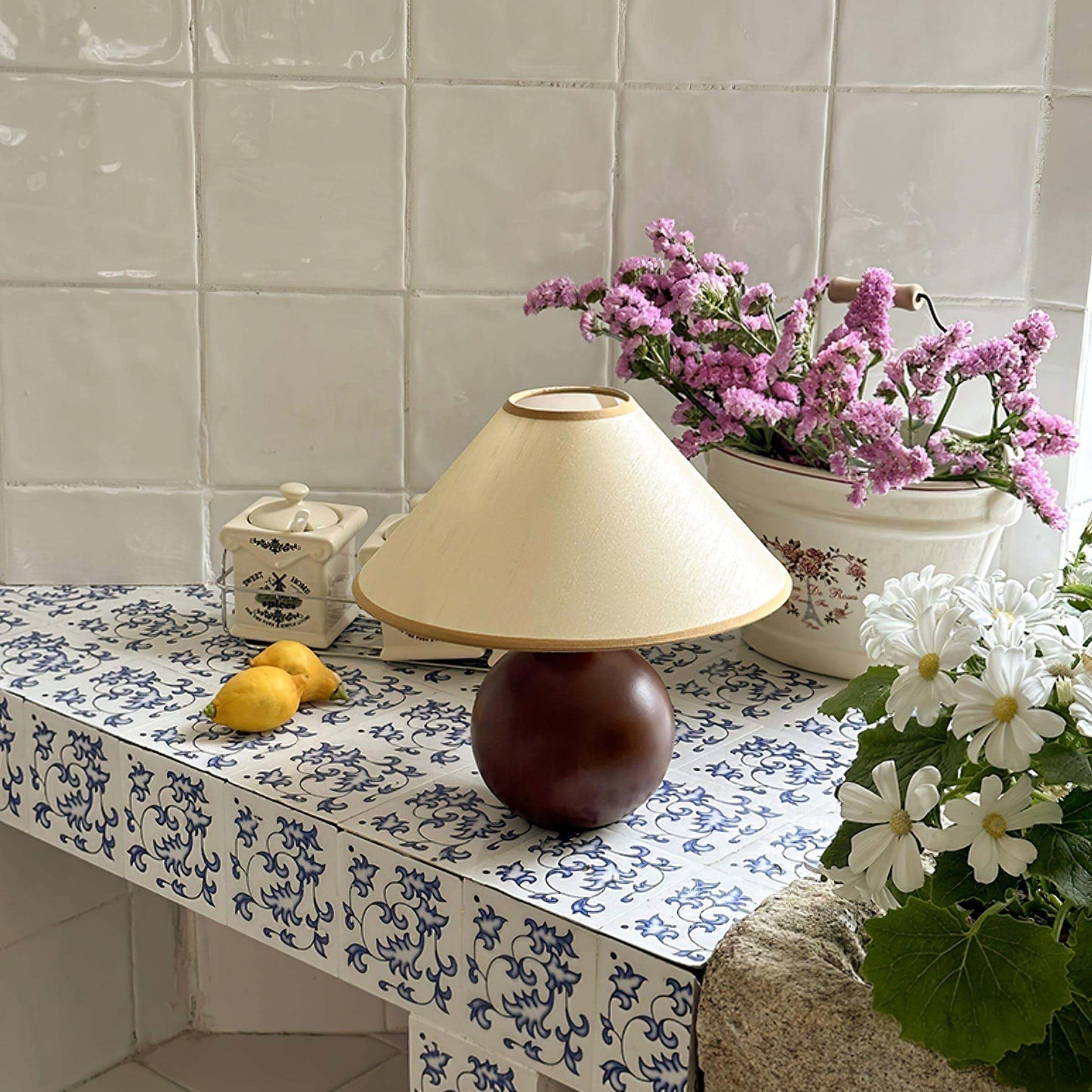 New Chinese Style Spherical Solid Wood Table Lamp