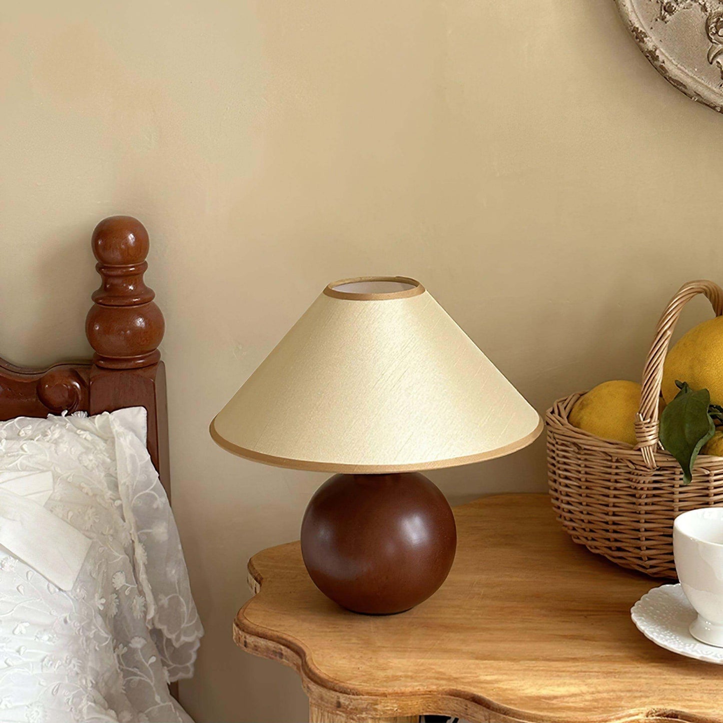 New Chinese Style Spherical Solid Wood Table Lamp