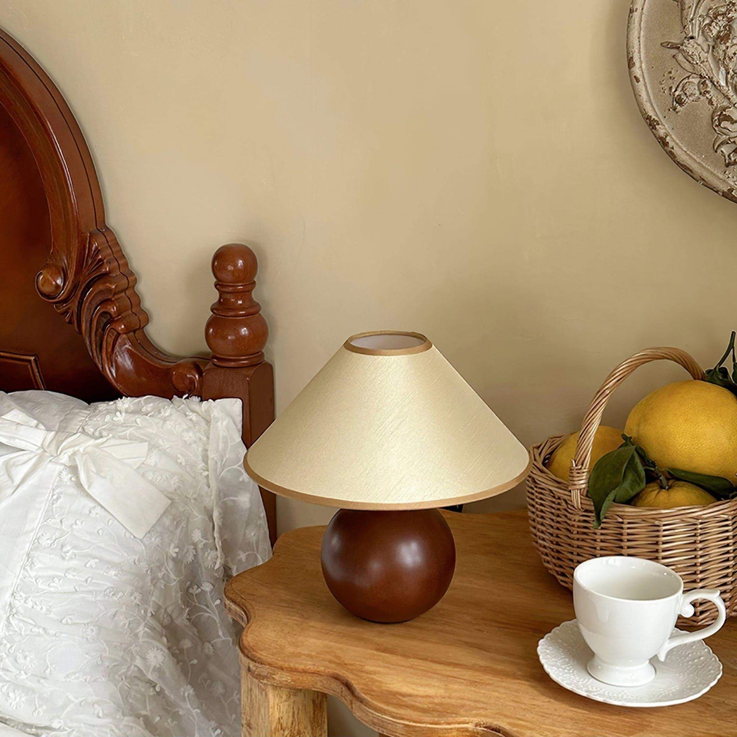 New Chinese Style Spherical Solid Wood Table Lamp