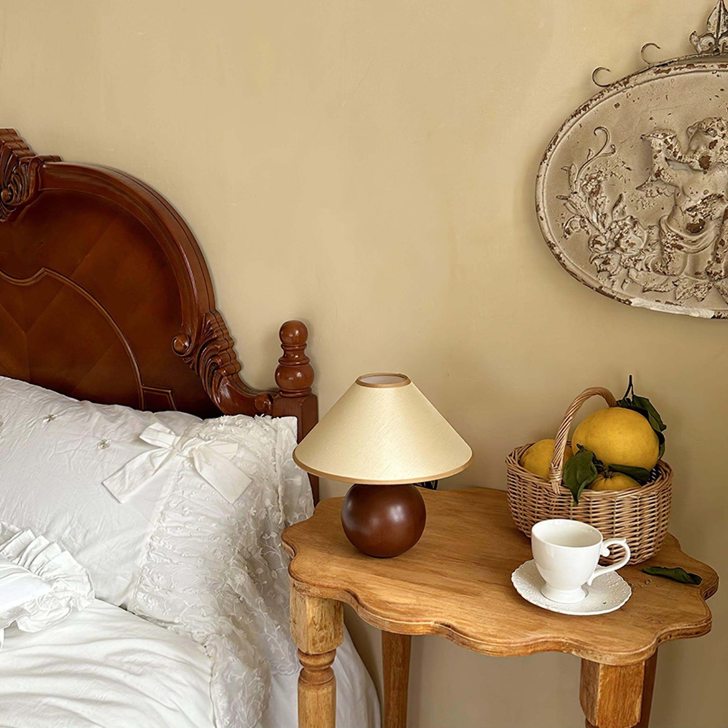 New Chinese Style Spherical Solid Wood Table Lamp