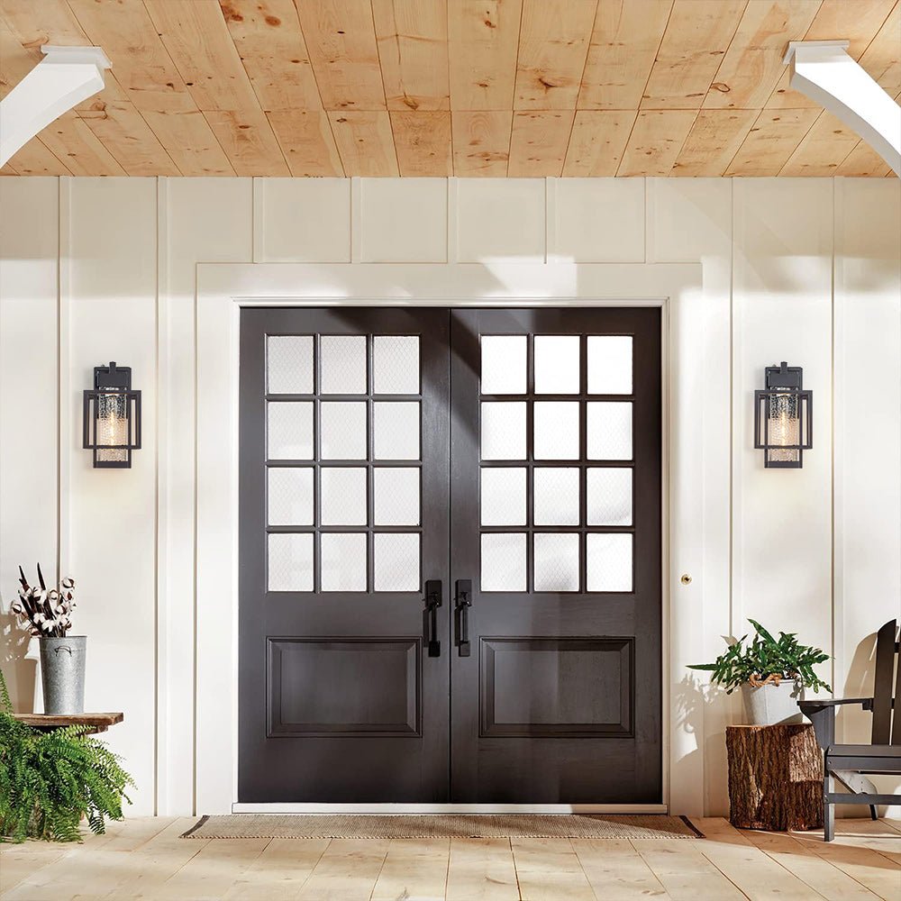 Dusk to Dawn Outdoor Wall Lantern