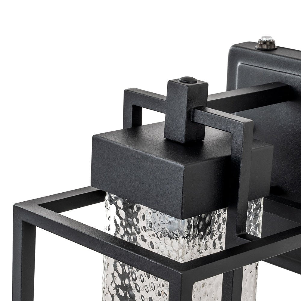 Everlight Solo Dusk to Dawn Outdoor Wall Lantern